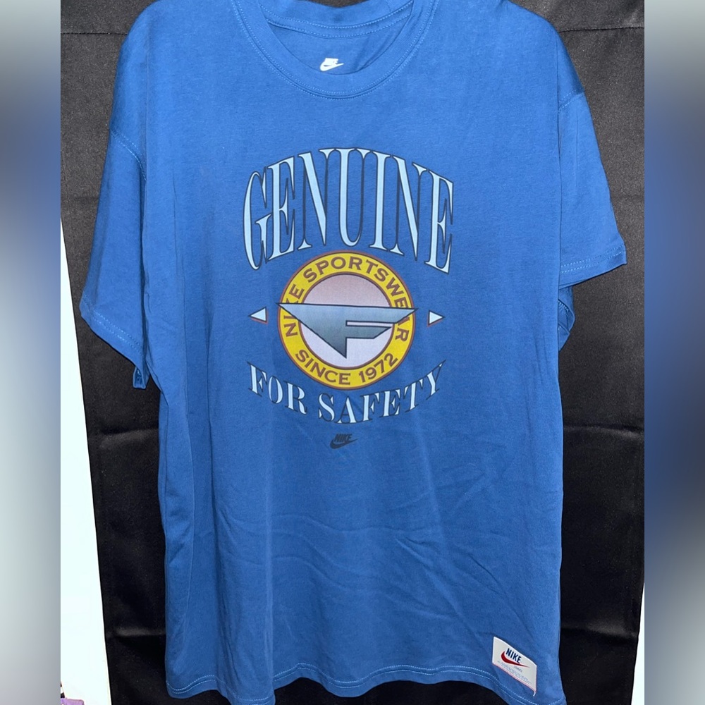 Nike tee